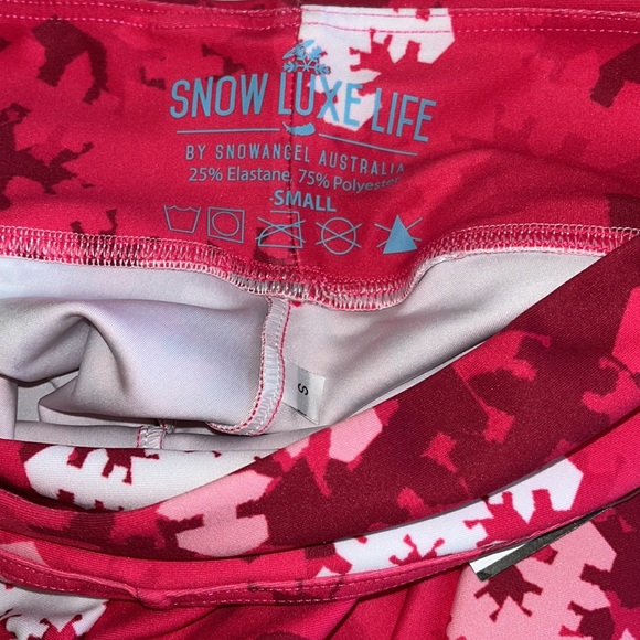 Snow Angel Australia Snowflake ❄️ Compression Capris Pink Red White - Picture 6 of 6